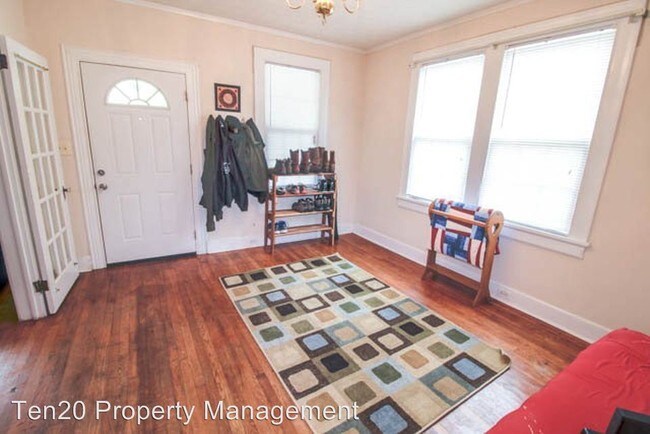 Building Photo - 3 br, 2 bath House - 2901 Peabody Ave