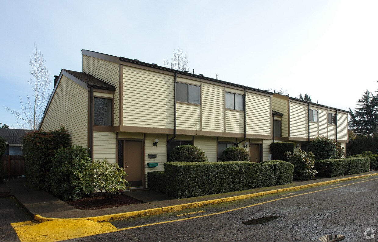 Building Photo - 925 Coburg Rd