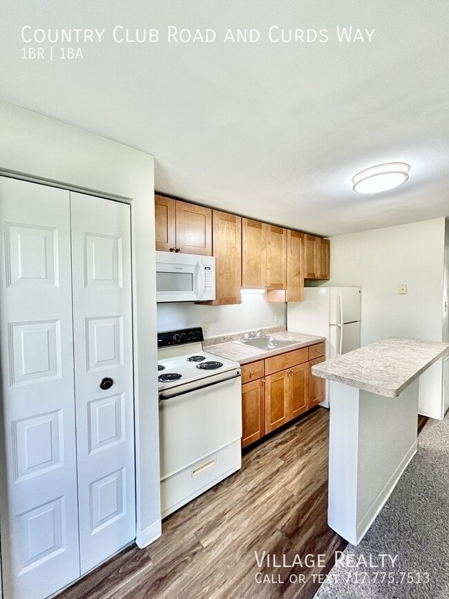 Building Photo - 671 Country Club Rd