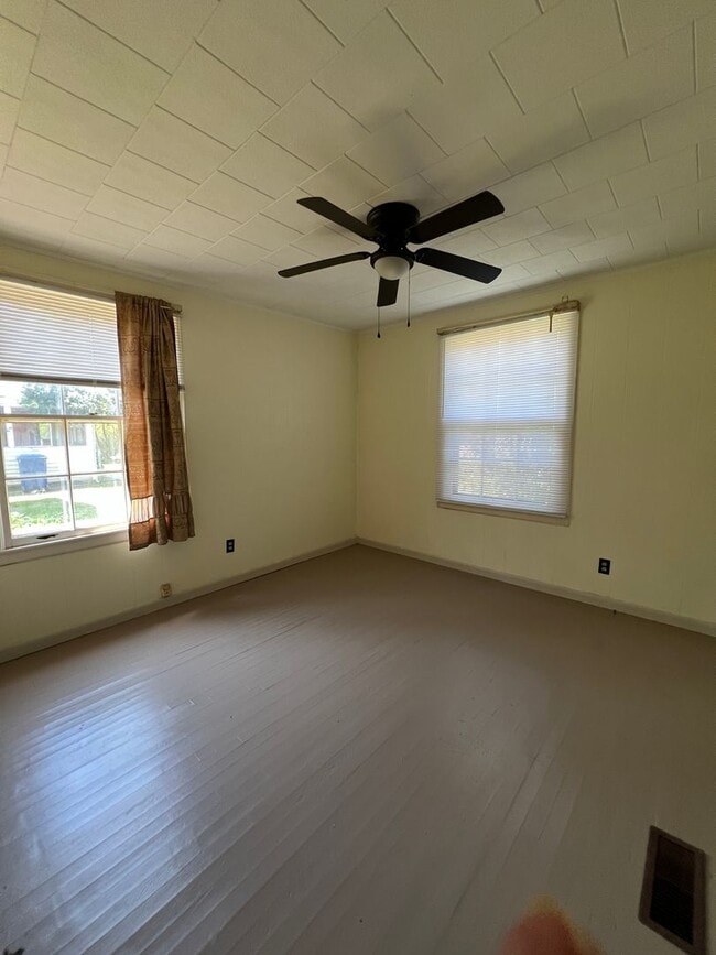 Building Photo - 909 Marvin Ave