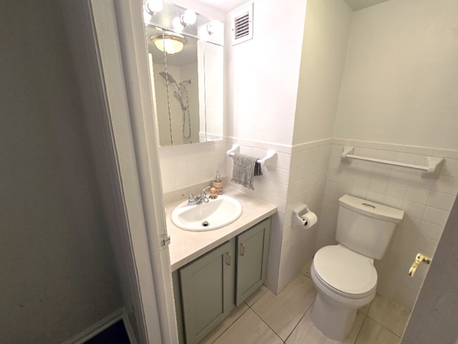 Building Photo - 1020 15th St