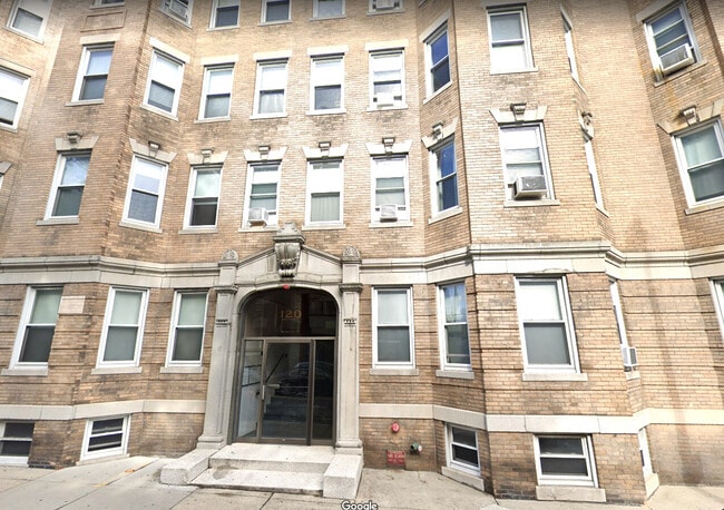 Building Photo - 104 Warren St