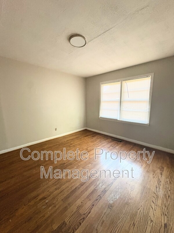 Foto del edificio - 1373 5th Pl NW