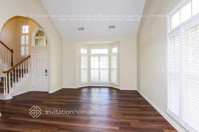 Building Photo - 6420 Fairway Point Dr