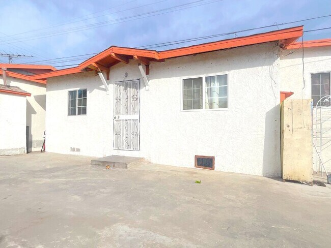 Foto del edificio - 1212 1/2 Spence St.