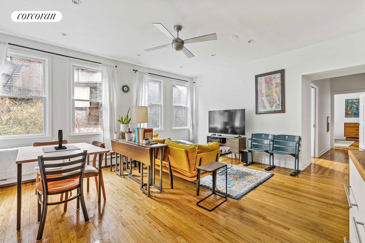 Primary Photo - 407 E 12th St
