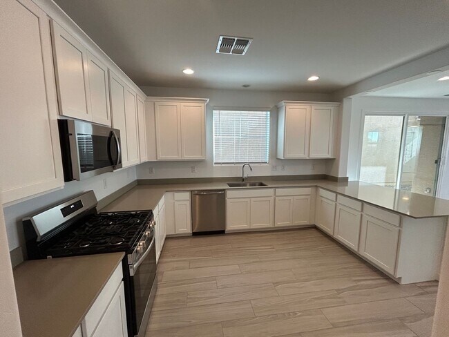 Building Photo - 2942 N 98th Ln