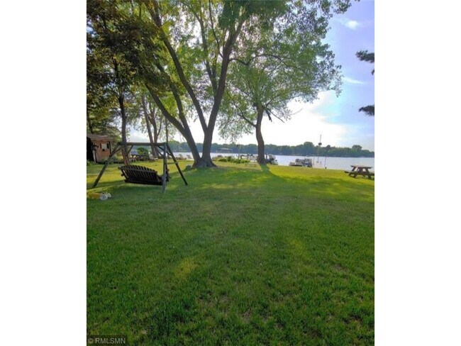 Foto del edificio - 13012 Crooked Lake Blvd NW