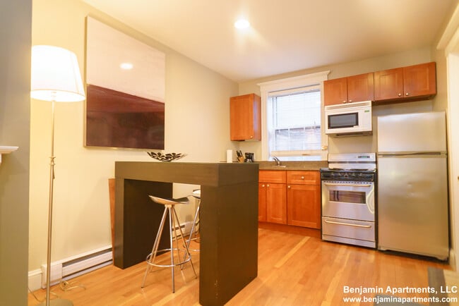 Building Photo - 16 Cedar Ln Way