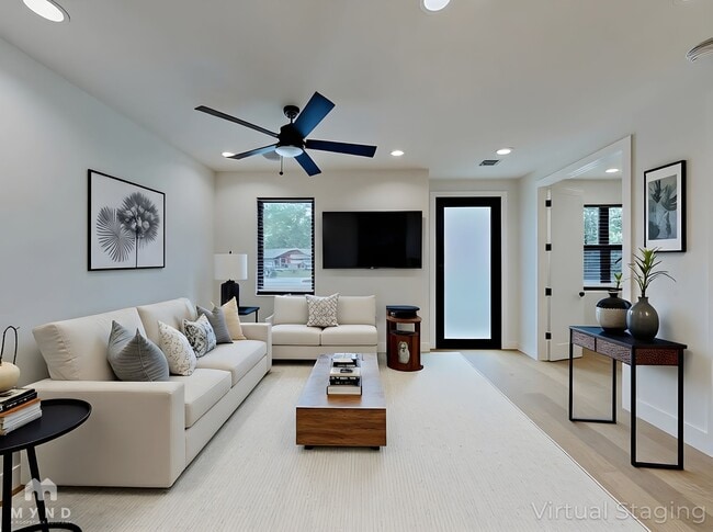 Building Photo - 1119 Mahan Dr