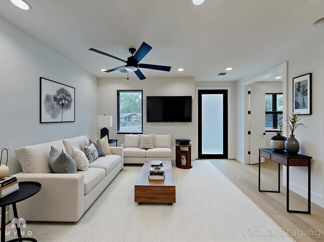 Foto del edificio - 1119 Mahan Dr