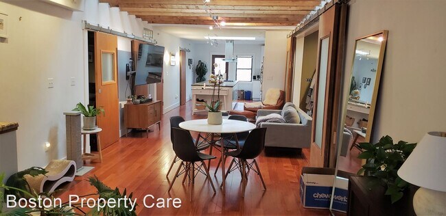 Foto del edificio - 3 br, 2.5 bath House - 157 Babcock St #3
