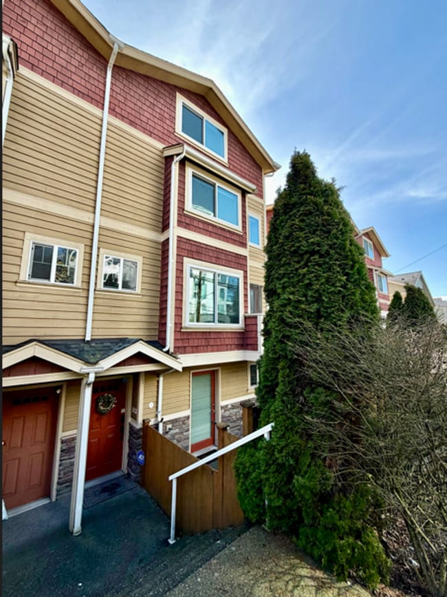 Photo - 517 N 39th St Townhome