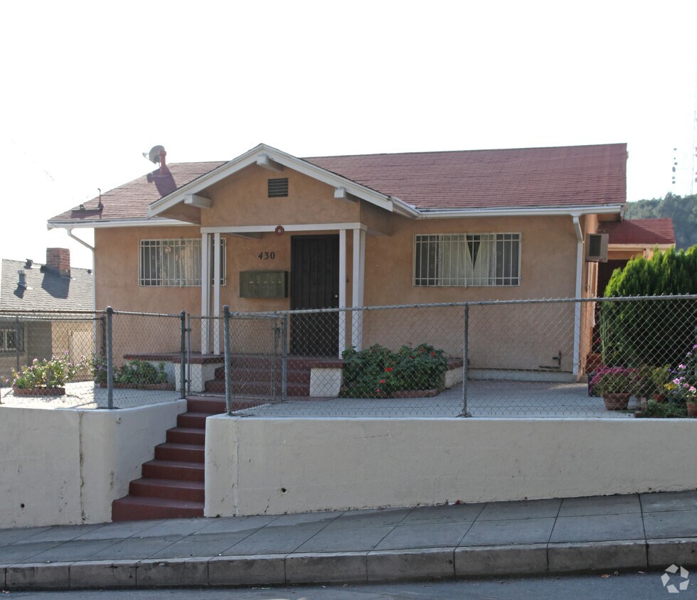Foto del edificio - 430 Casanova St
