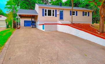 Building Photo - 1326 E Longview Dr
