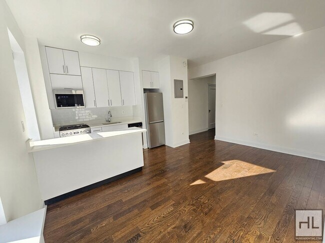 Foto del edificio - Sunny 1-Bedroom in Greenwich Village | Prime Location