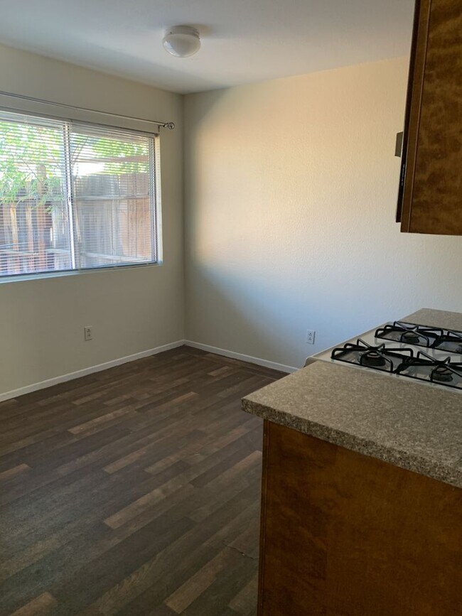 Foto del edificio - 2 bed Duplex