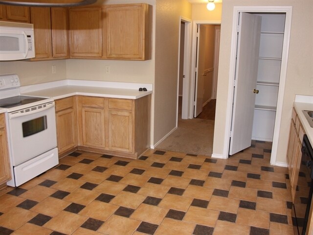 Building Photo - 5333 Driftway Drive