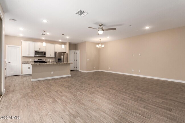 Foto del edificio - 1773 N 208th Ave