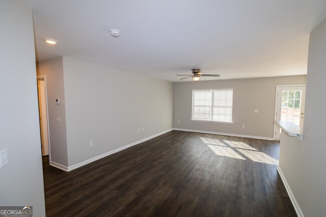 Building Photo - 208 Evans Ter