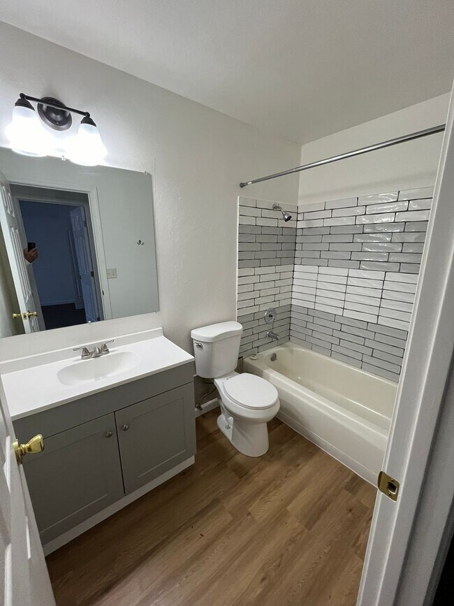 Foto del edificio - 1040 Baywood Dr. Unit C Sparks, NV 89434 -...
