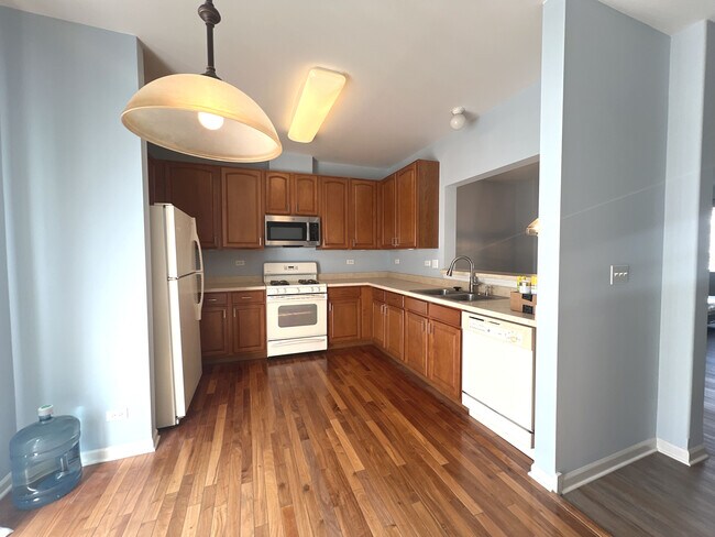 Foto del edificio - 669 S Rosehall Ln