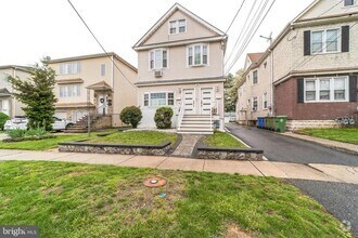 Building Photo - 23 E Elm St