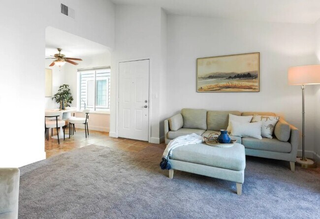 Sala de estar - 364 Eastridge Dr