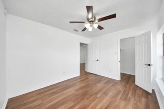 Building Photo - 15919 Lake Lodge Dr