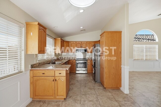 Foto del edificio - Life Is Better by the Lake!