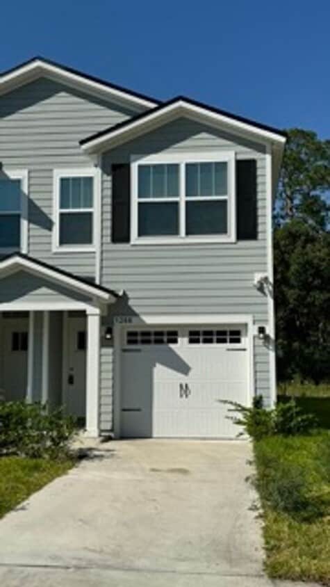 Primary Photo - Beautiful new townhome.