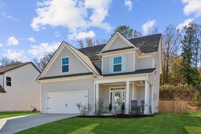 Building Photo - 566 Skye Dr