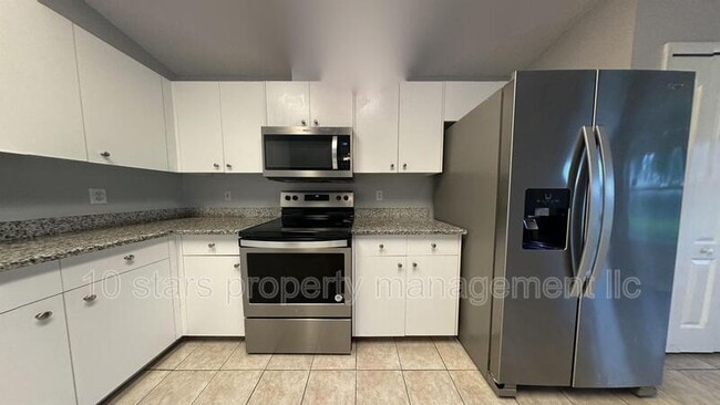 Building Photo - 4768 Ridgemoor Cir