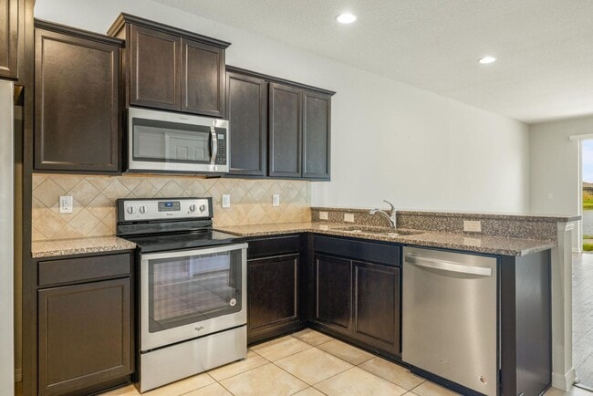 Building Photo - 9210 Hillcroft Dr