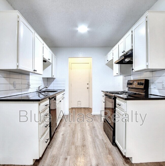 Building Photo - 1817 San Rafael St