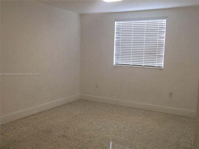 Foto del edificio - 652 NW 3rd St