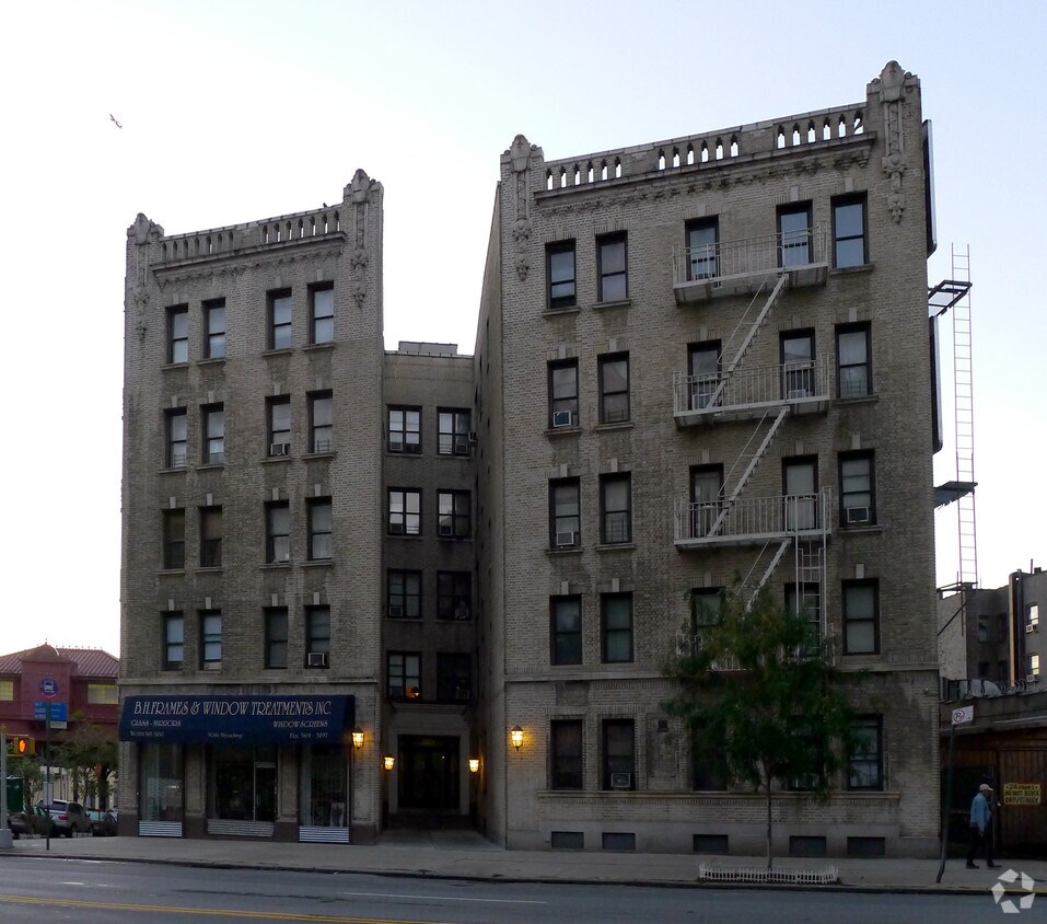 Building Photo - 5056 Broadway