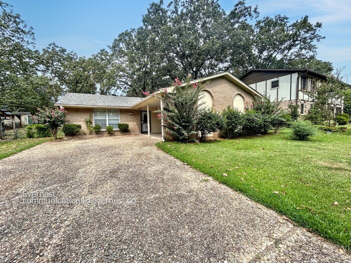 Primary Photo - 9105 Peach Tree Ln
