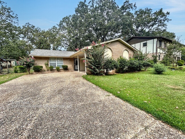 Building Photo - 9105 Peach Tree Ln