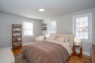Building Photo - Malvern Manor Apartments