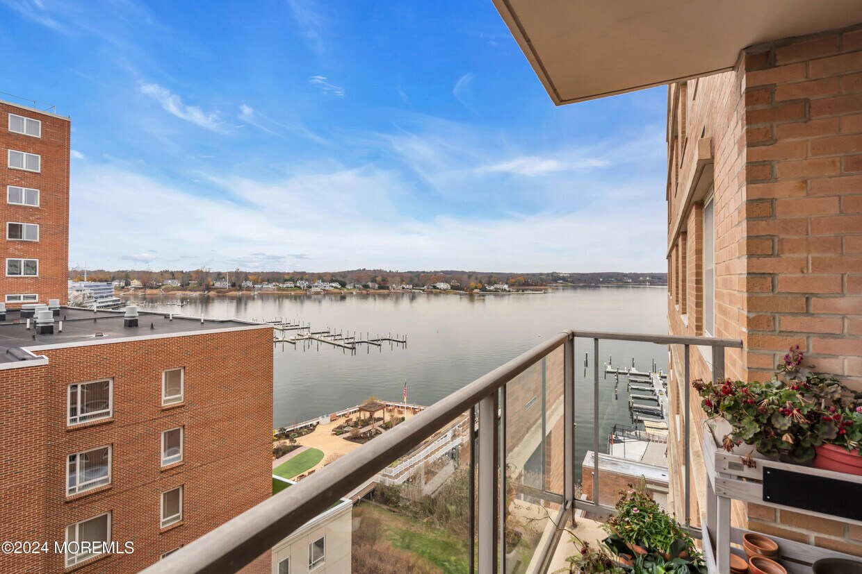 28 Riverside Ave Unit 6M, Red Bank, NJ 07701 Room for Rent in Red Bank, NJ