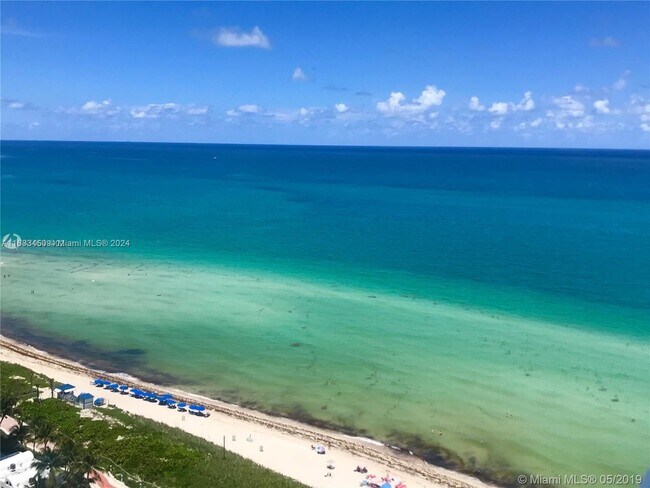 Foto del edificio - 6301 Collins Ave