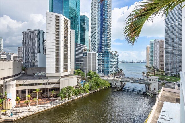 Foto del edificio - 31 SE 5th St