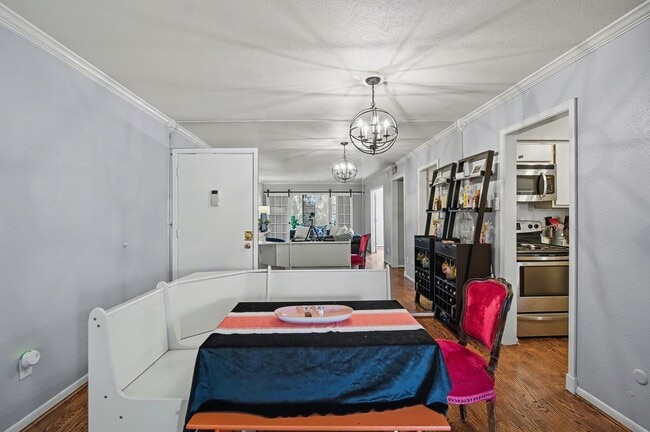 Building Photo - 7575 Katy Fwy