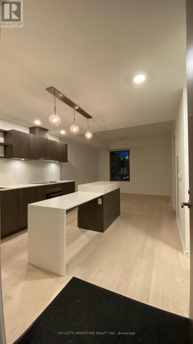 Building Photo - 12 Bonnycastle St