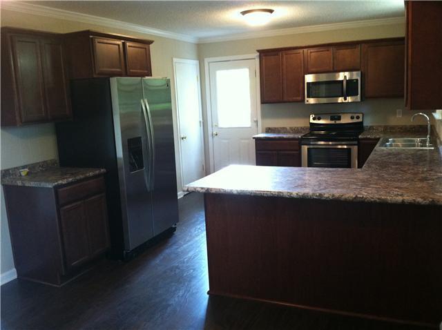 Building Photo - 3 Bedroom Pet Friendly Home For Rent!