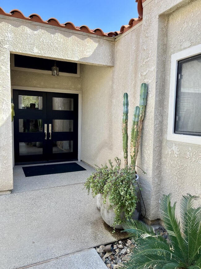 Building Photo - 20 Alta Vista