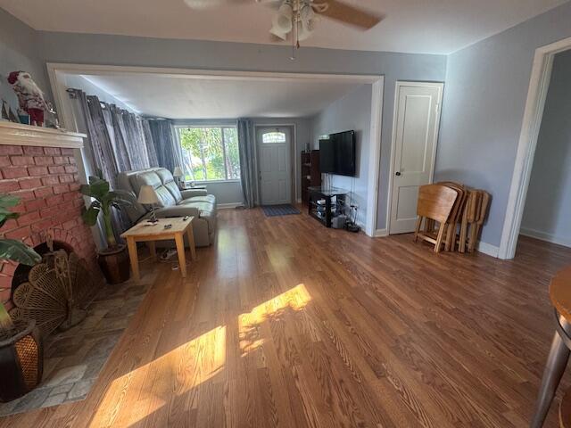 Foto del edificio - 1322 N M St