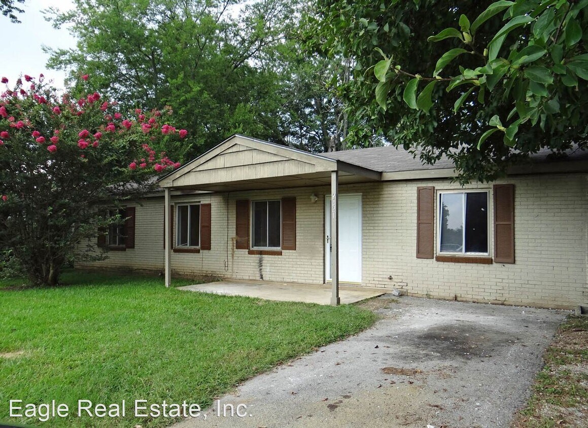 3 Br 1 Bath House 2621 Blue Springs Rd House For Rent In Huntsville Al Apartments Com