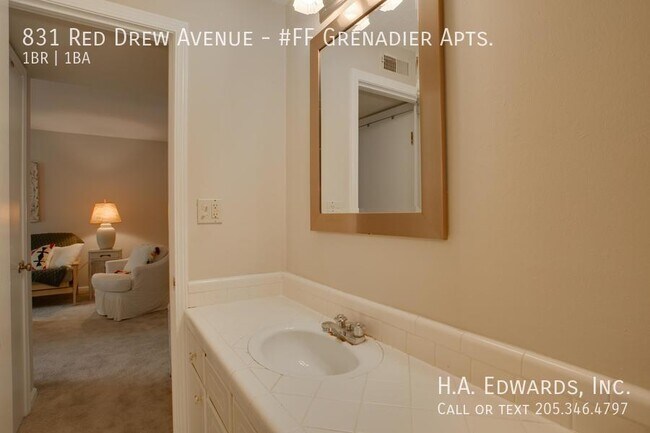 Foto del edificio - 831 Red Drew Ave